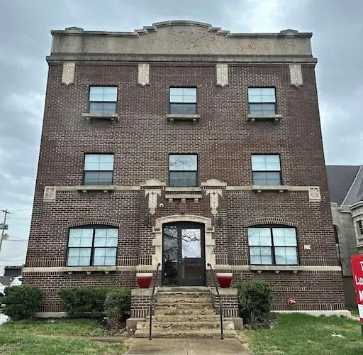 Loft With Pool Table! Pet-friendly Haven! Columbus